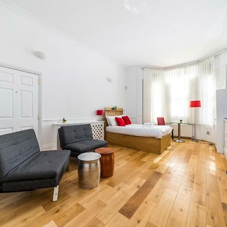 New 1 Bedroom Earls Court Flat Centre Of Лондон Екстер'єр фото